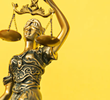 Comment un huissier de justice peut-il aider en matière de droit des sociétés ?