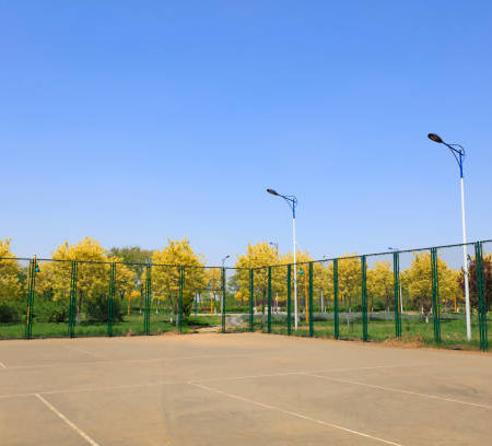Constructeur Court de Tennis à Nice : Propose-t-il des Accessoires ou Équipements Supplémentaires pour les Courts ?