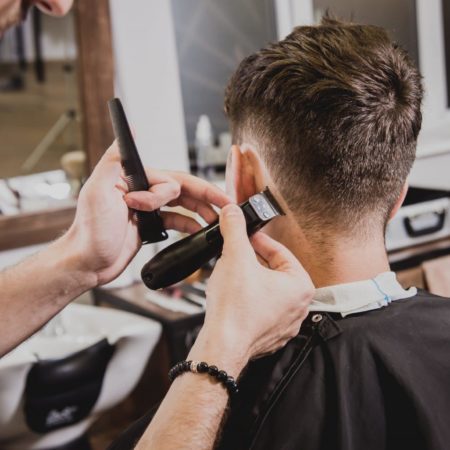 Les Coiffeurs à Lyon Offrant des Services de Barbier : Où Trouver Votre Prochain Look Masculin