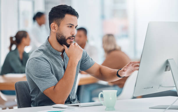 la veille algorithmique continue est essentielle pour toute AGENCE SEO JEAN MACÉ. Elle permet de rester à jour