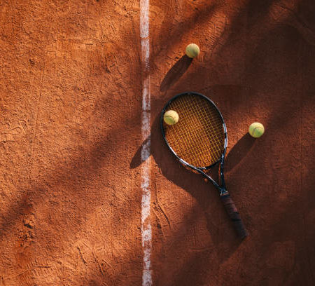 Pourquoi la Rénovation d’un terrain de tennis en terre battue à Paris pourrait-elle nécessiter des financements supplémentaires ?