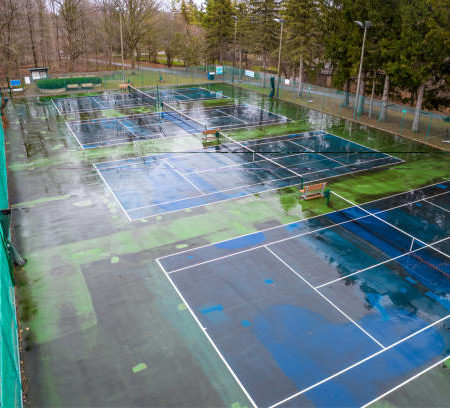 Comment assurer la durabilité lors de la construction d’un court de tennis à Nice ?