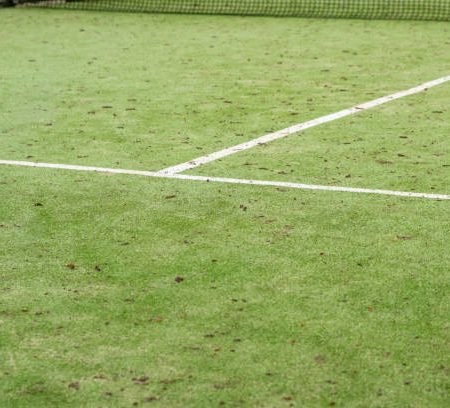 Pourquoi la Rénovation d’un Terrain de Tennis en Gazon Synthétique à Cannes est-elle un Choix Économique pour les Clubs Sportifs ?