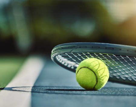 C’est quoi les étapes principales de la construction d’un court de tennis en gazon synthétique à Nice ?