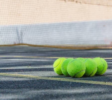 Quelle est l’importance d’une bonne préparation du sol avant la construction terrain de tennis en béton poreux à Mougins ?