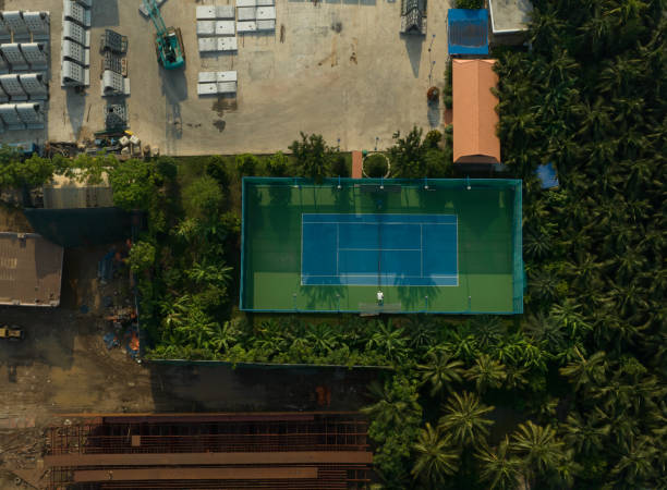 Construction d'un terrain de tennis à Toulon