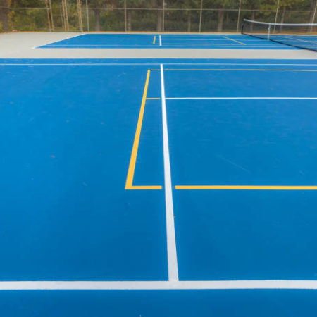 Pourquoi est-il important d’intégrer des systèmes d’irrigation efficaces dans la construction d’un court de tennis à Nice ?