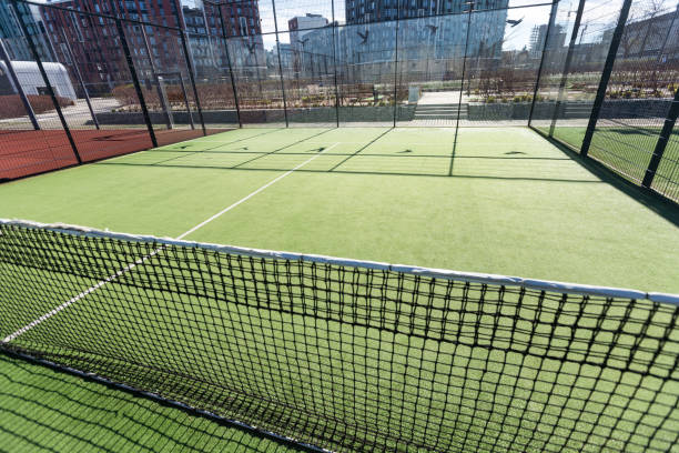 Construction d'un terrain de tennis à Toulon