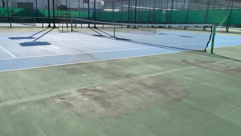 Construction d'un terrain de tennis à Toulon