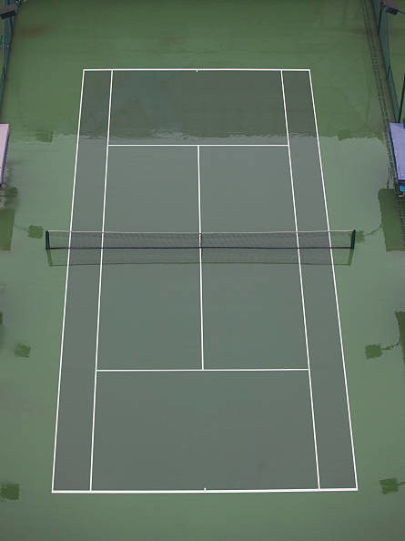 Construction d'un terrain de tennis en béton poreux à Toulon
