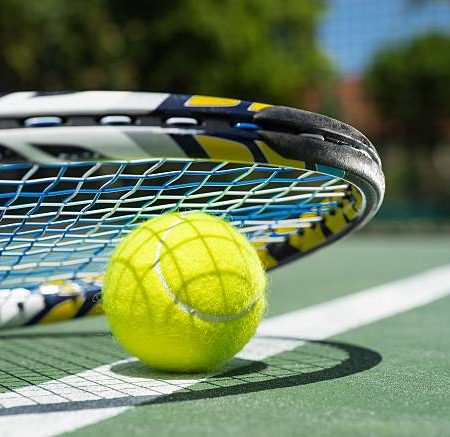 Pourquoi est-il important d’analyser le sol avant la construction d’un court de tennis à Saint-Raphaël ?