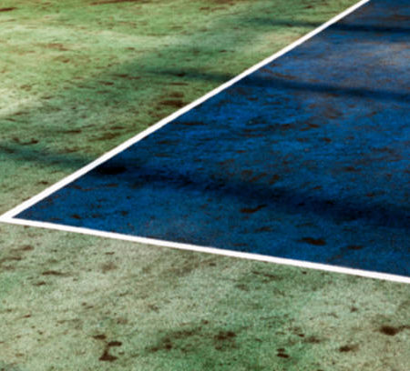 Pourquoi opter pour des entreprises spécialisées dans la construction de courts de tennis en béton poreux à Cannes ?