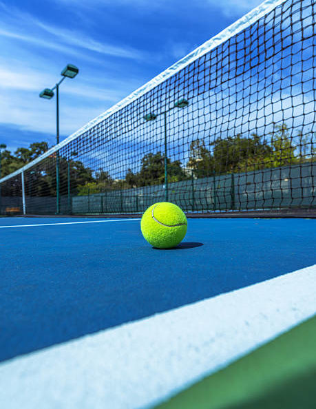 Construction d'un court de tennis à Saint-Raphaël