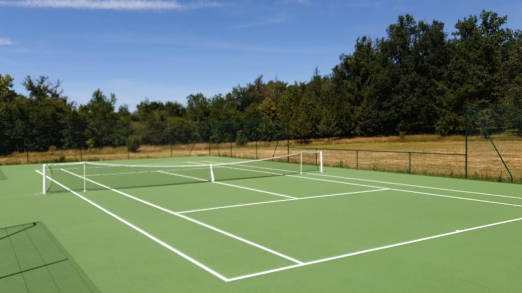 Construction d'un court de tennis à Saint-Raphaël