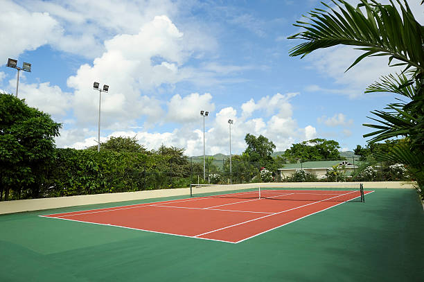Construction d'un court de tennis à Saint-Raphaël