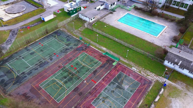 Construction d'un court de tennis en béton poreux à Cannes