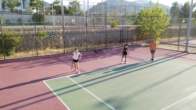Construction d'un court de tennis en béton poreux à Cannes