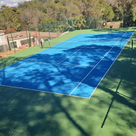 Comment les innovations matérielles influencent-elles la construction d’un court de tennis en Nice ?