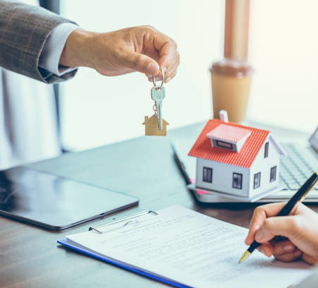 Comment un promoteur immobilier à Lyon peut-il faciliter les démarches administratives ?