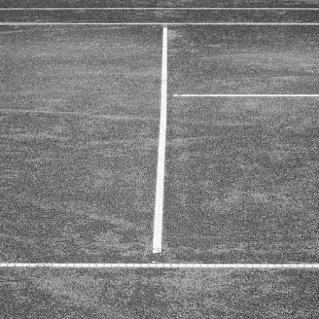 Faut-il rénover un court de tennis après plusieurs années ?