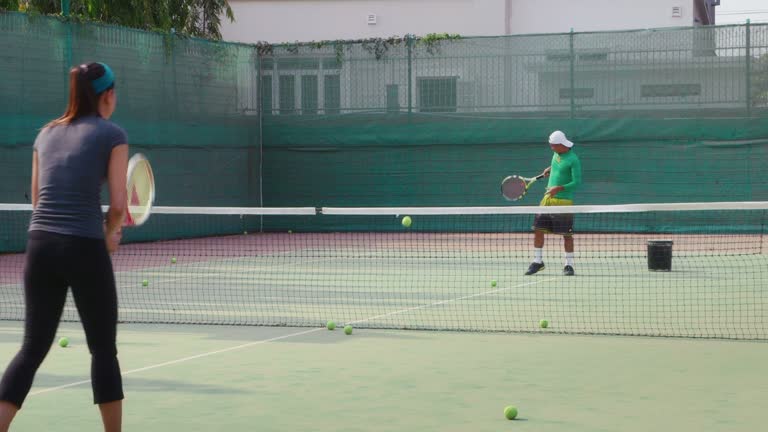 Construction d'un court de tennis à Saint-Raphaël