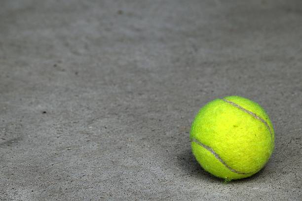 Construction d'un terrain de tennis en béton poreux à Cannes
