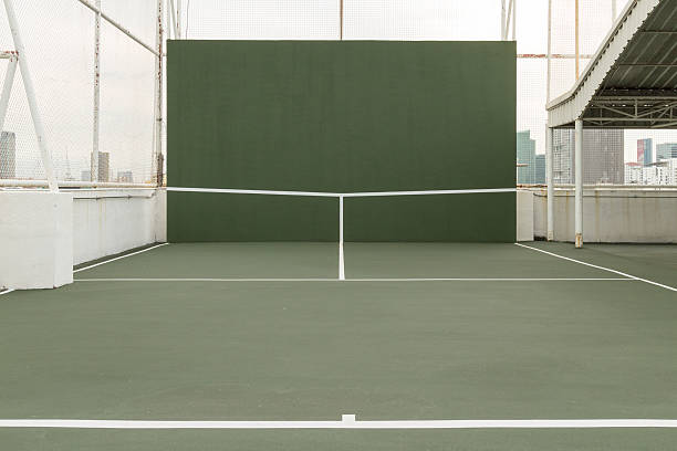 Construction d'un terrain de tennis en béton poreux à Cannes