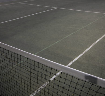 Pourquoi choisir le béton poreux pour la construction d’un court de tennis à Cannes ?