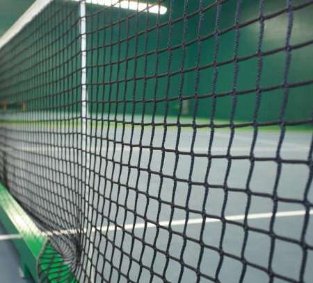 Quelle fréquence d’entretien est idéale pour un court de tennis extérieur ?