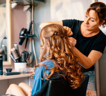 Salon de coiffure : Quels sont les tarifs moyens des coiffeurs à Lyon pour une coupe femme ?