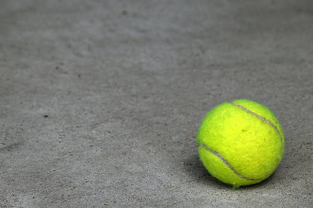 Construction d'un court de tennis en béton poreux à Cannes