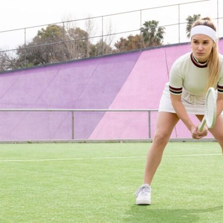 Comment la construction d’un court de tennis en gazon synthétique à Cannes peut-elle respecter les normes de sécurité ?