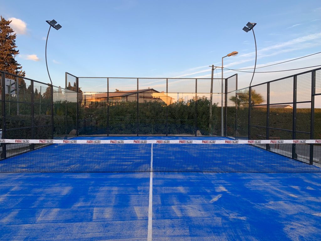 Construction d'un court de tennis à Saint-Tropez