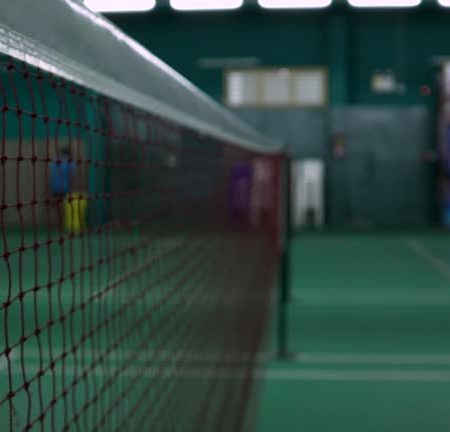Comment assurer la compatibilité d’un terrain de tennis avec les tournois officiels à Avignon ?