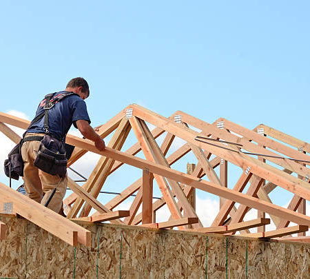 Charpentier à Lyon : Qui contacter pour une charpente en bois sur mesure à Lyon ?