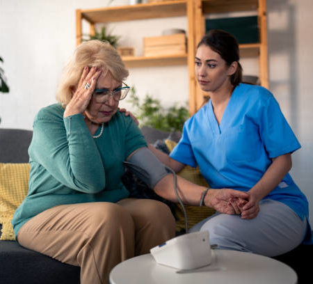 Intervention urgente le week-end : que propose une agence de soins à domicile à Le Cannet ?