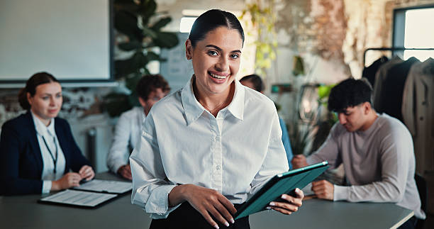 construire une plateforme de marque Lyon commence par un travail d’analyse approfondi réalisé avec des experts du branding.