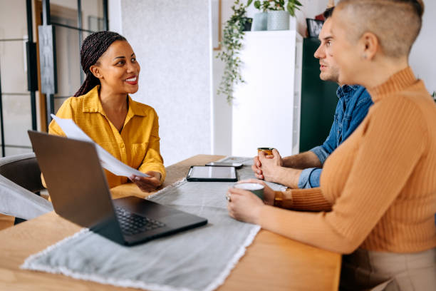 L’une des erreurs les plus courantes dans une interview entreprise Paris est le manque de préparation en amont. En effet, beaucoup